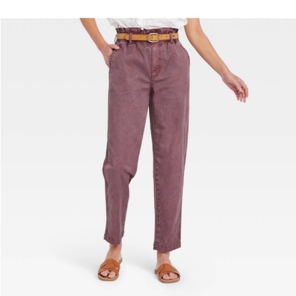 Universal Thread sz 4 Purple wash High-Rise Paperbag waist Relaxed Jeans pants